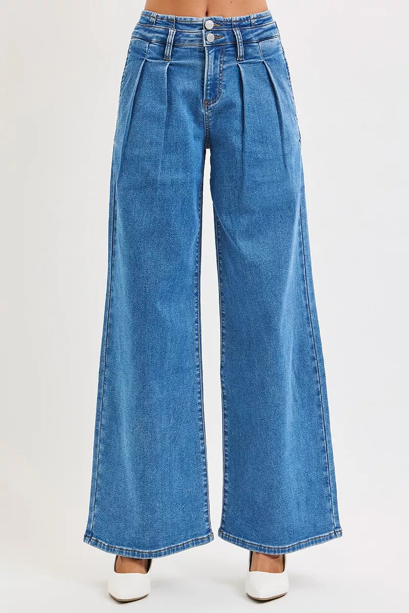 Wide-Leg Weekend Jeans + Fleece Sweatshirt – jeans