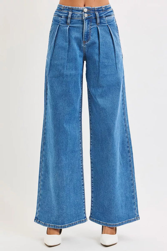 Wide-Leg Weekend Jeans + Fleece Sweatshirt – jeans