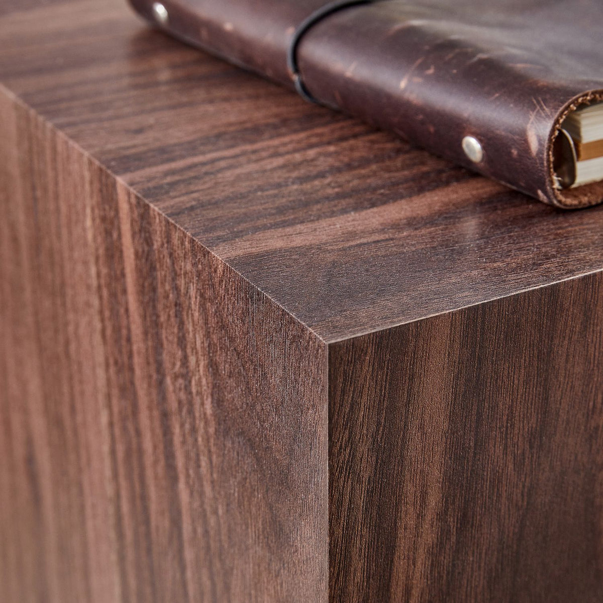15.7*15.7*15.7 Inch Walnut Wood Grain MDF Coffee Table - Luxurious Design, Perfect Living Room Accent.Cube fashion texture design coffee table, suitable for various situations and scenes.