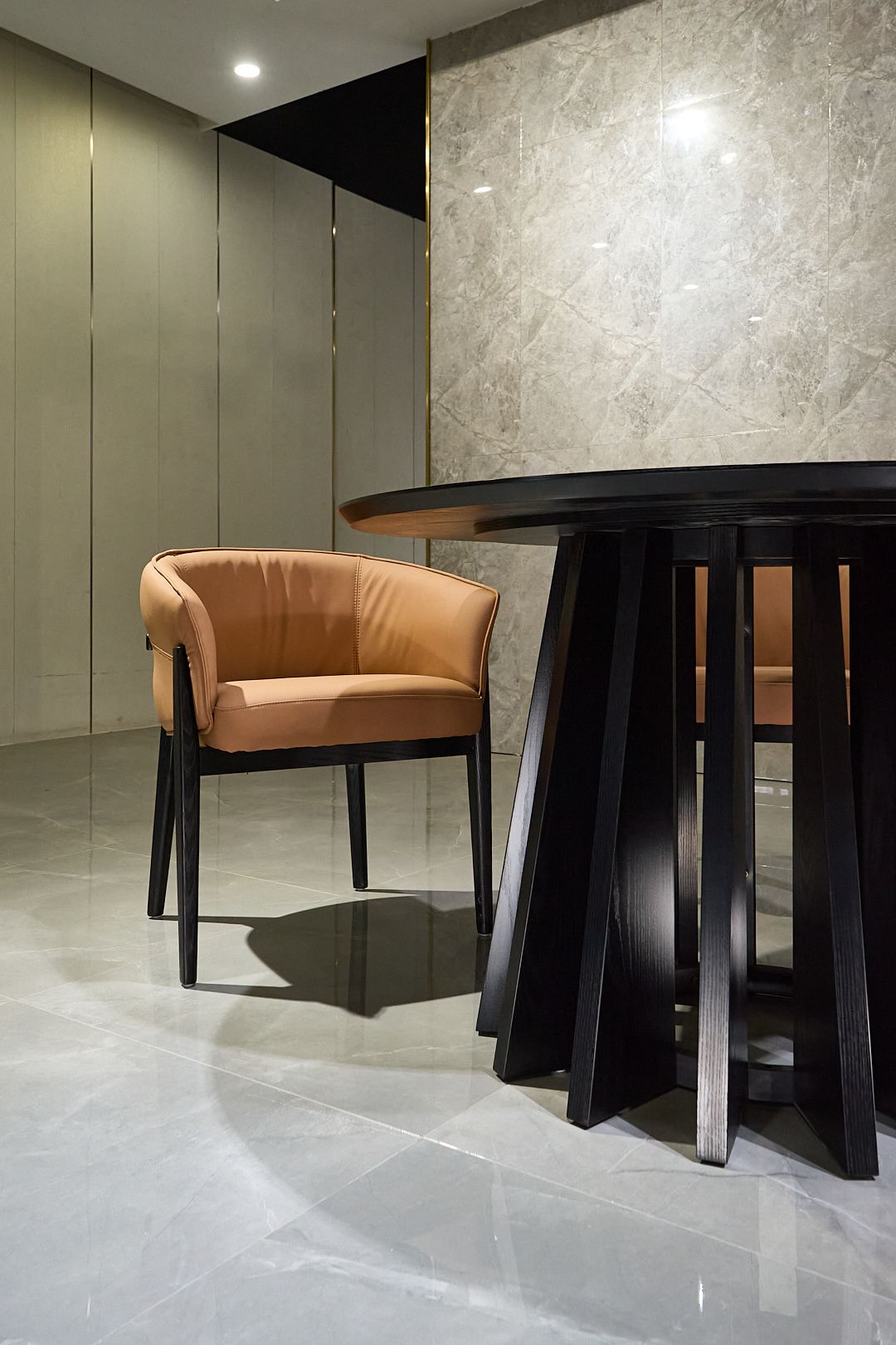 Modern Black Round Wooden Dining Table