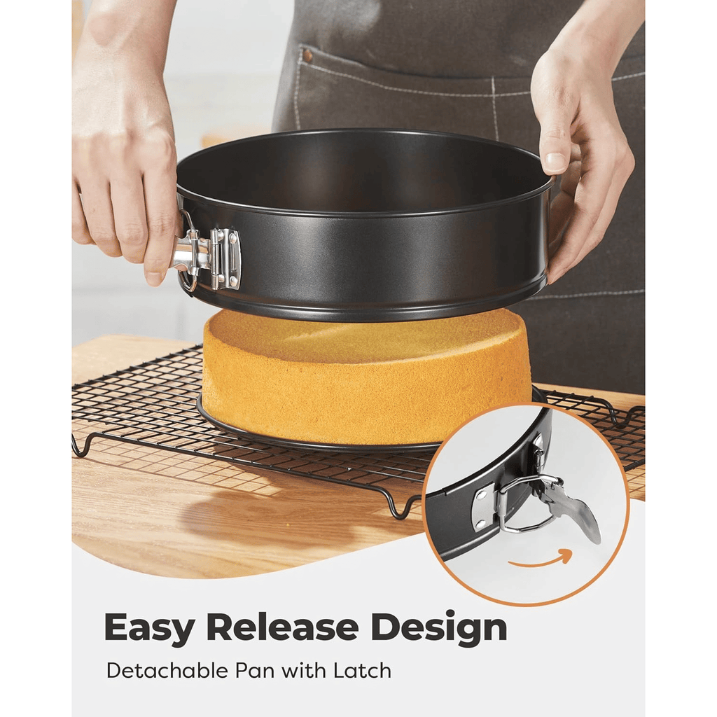 Three-piece multi-size non-stick springform cake pan set - Heavy-duty steel baking supplies, removable bottom, 4-inch/7-inch/9-inch round pans, oven-safe, suitable for baking cheesecakes and desserts.